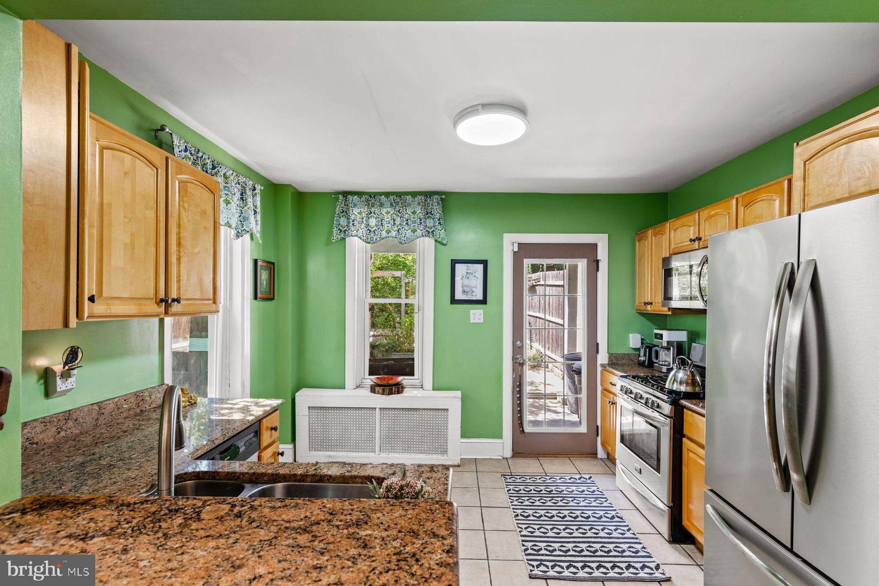 CHESTNUT HILL - Residential