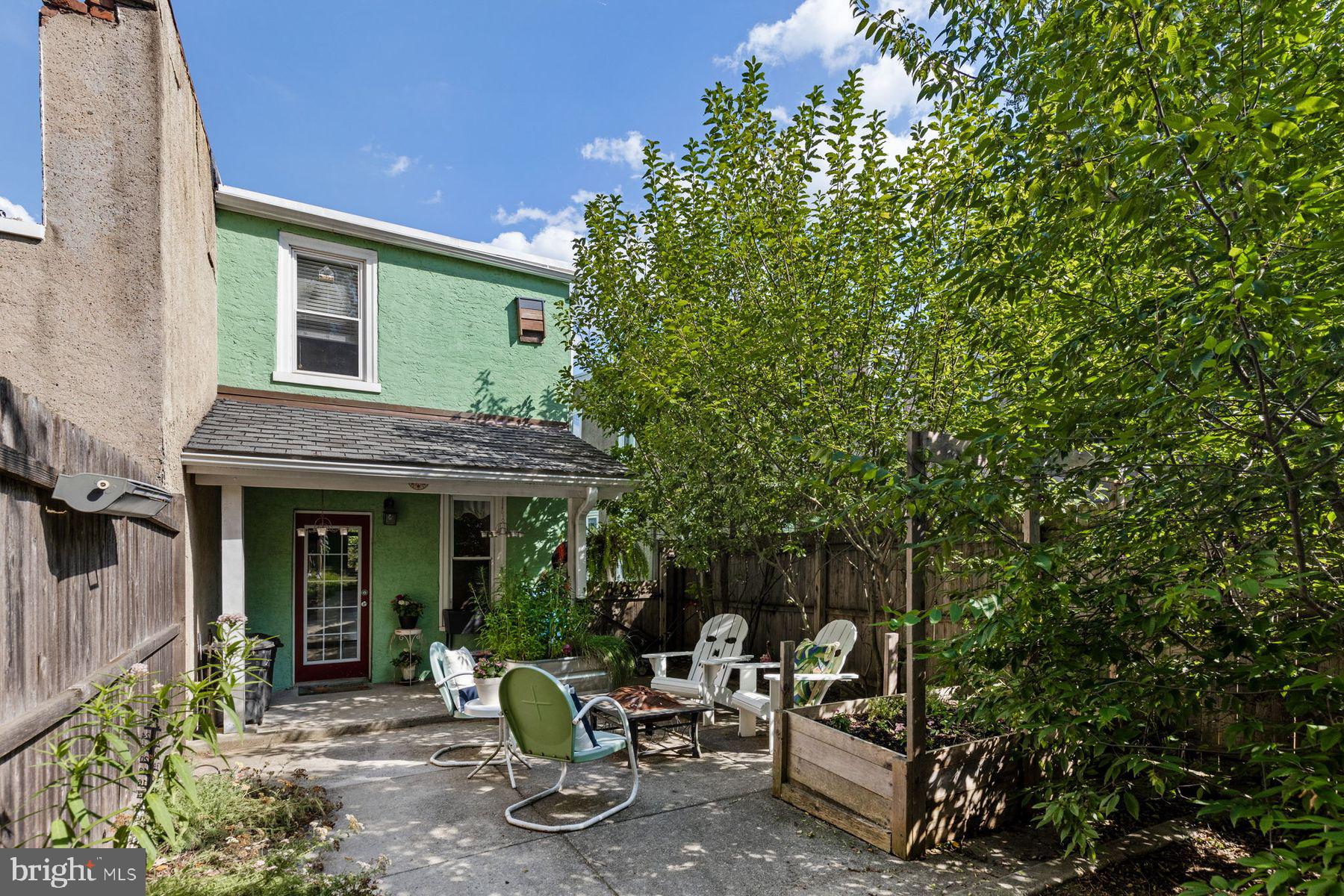 CHESTNUT HILL - Residential