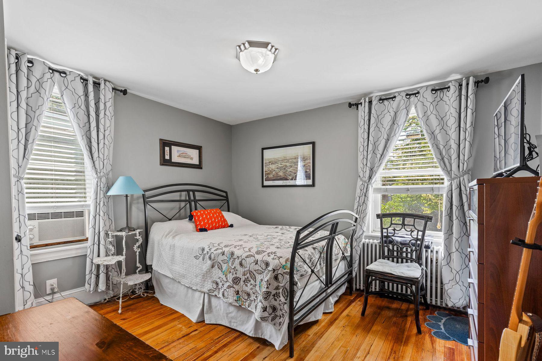 CHESTNUT HILL - Residential