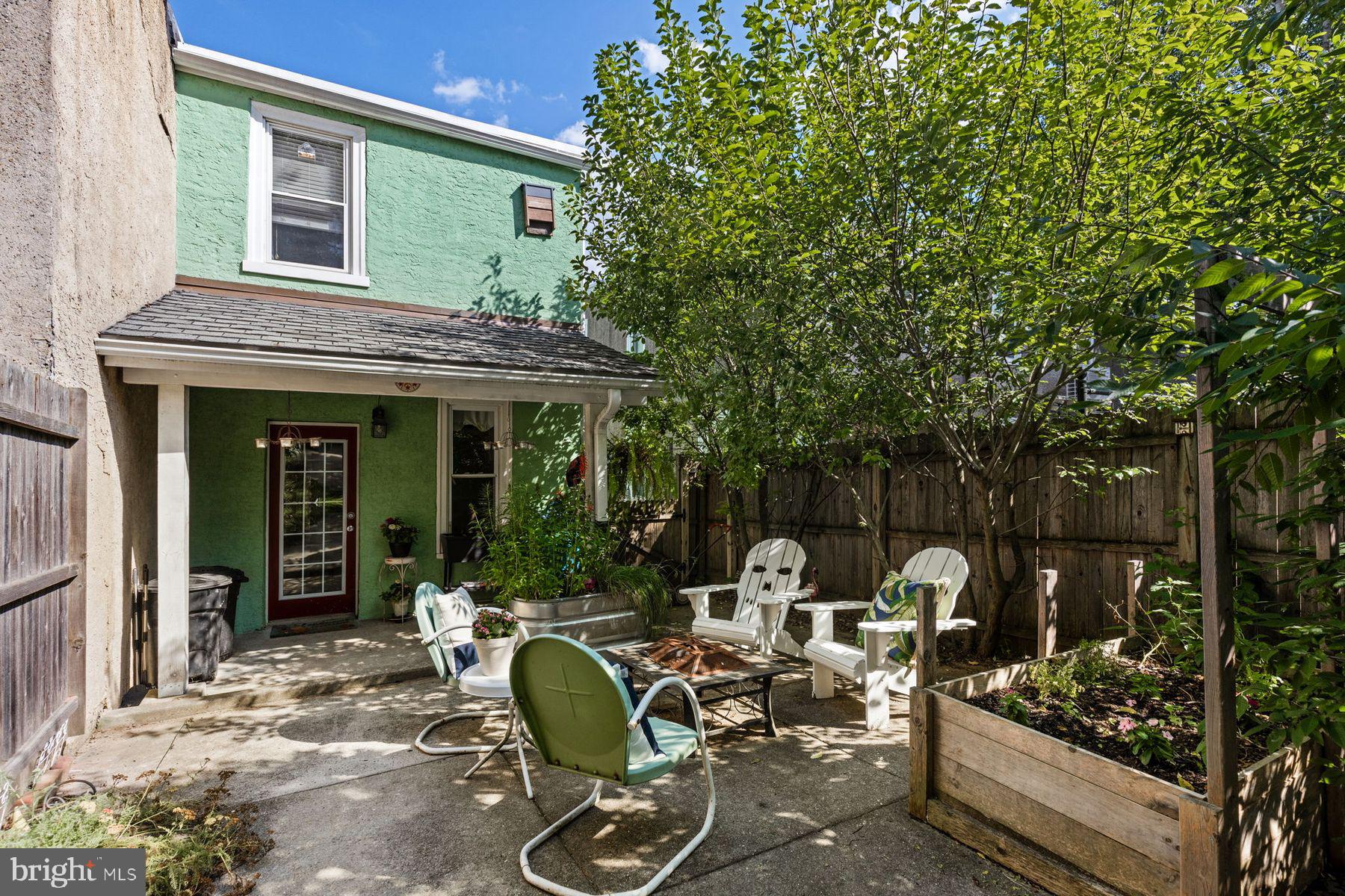 CHESTNUT HILL - Residential