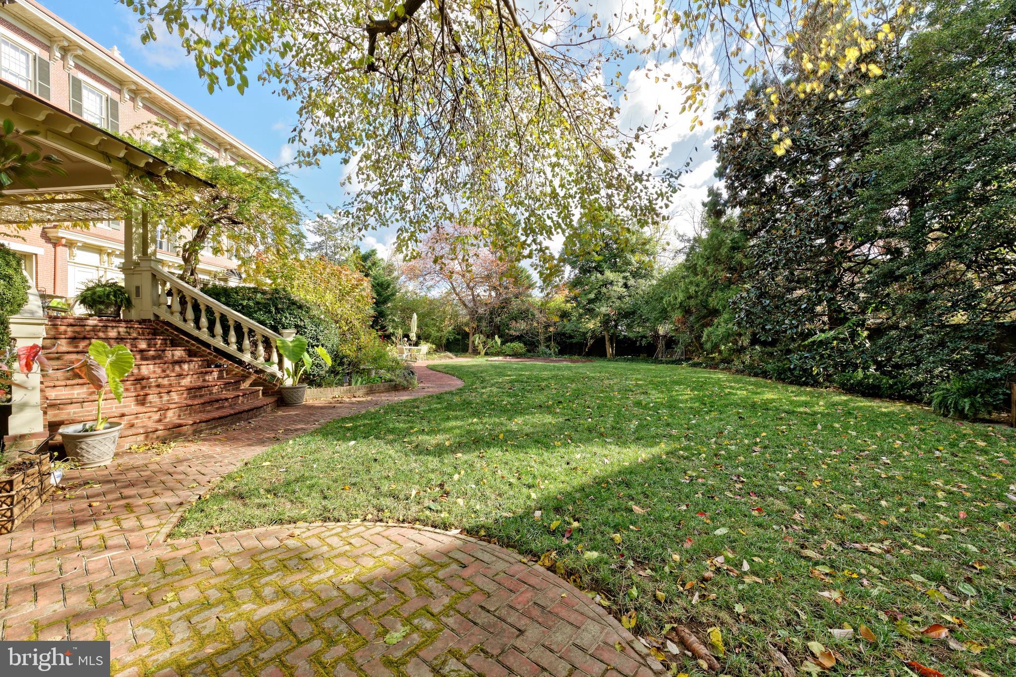 OLD TOWN ALEXANDRIA - Residential