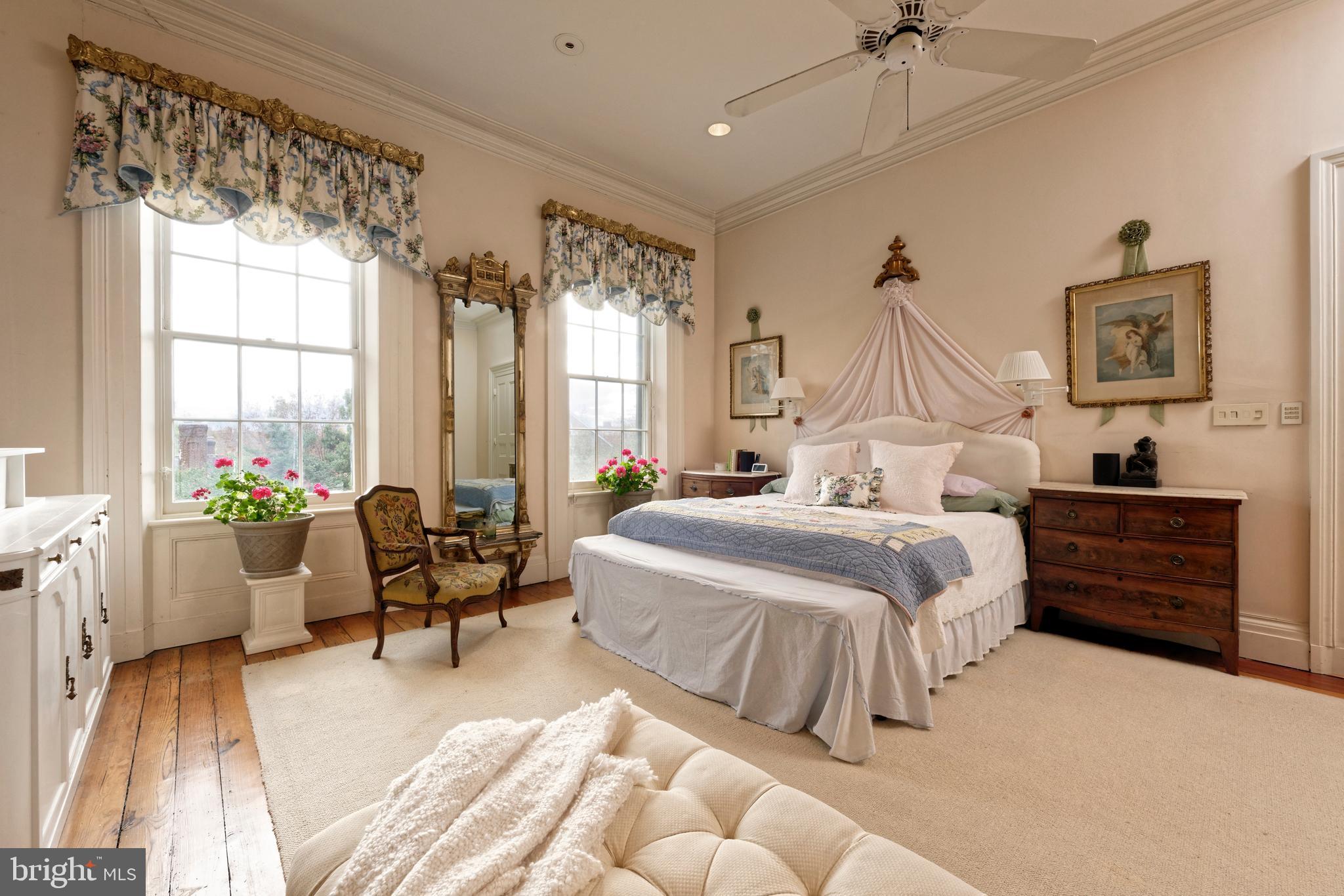 OLD TOWN ALEXANDRIA - Residential