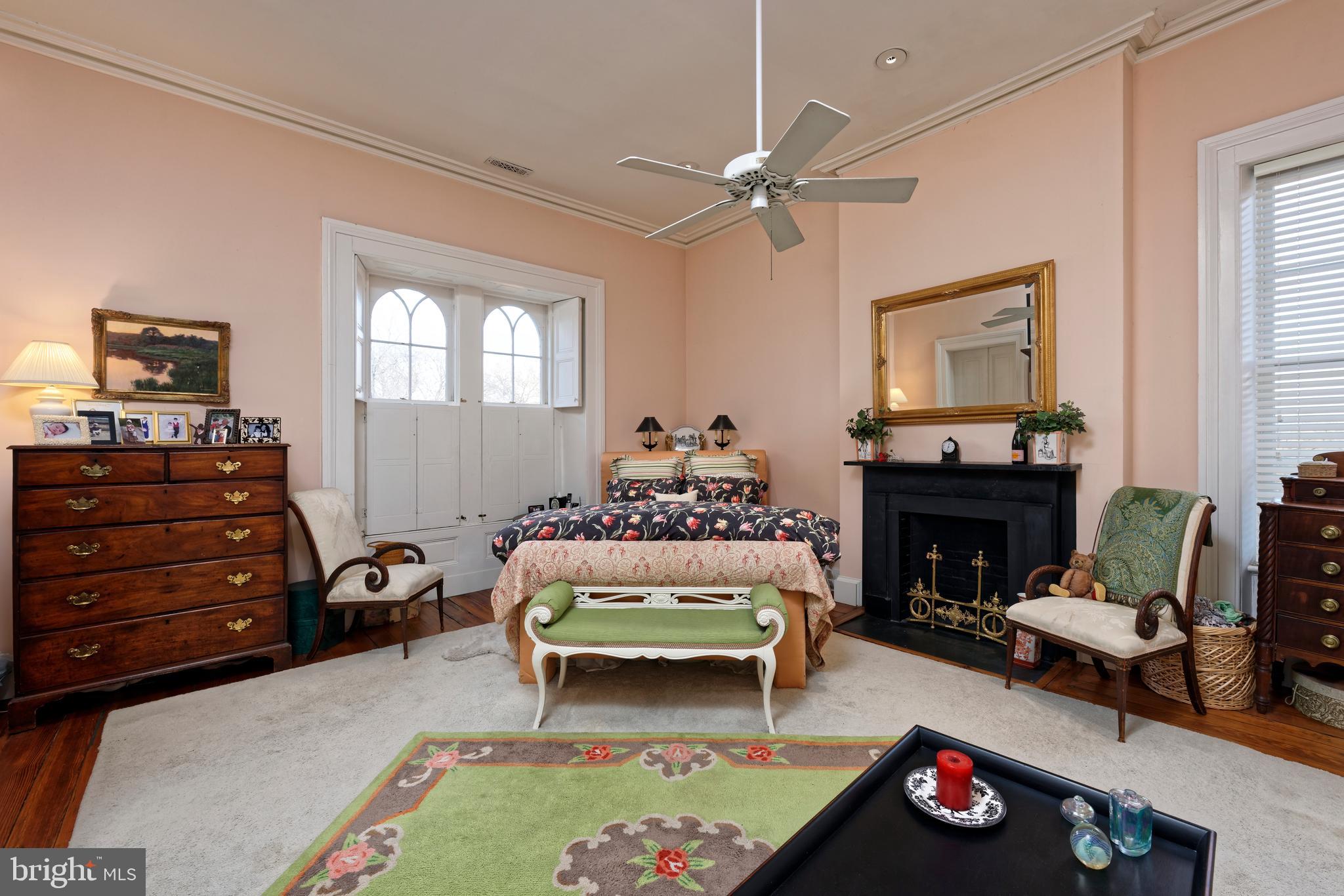 OLD TOWN ALEXANDRIA - Residential