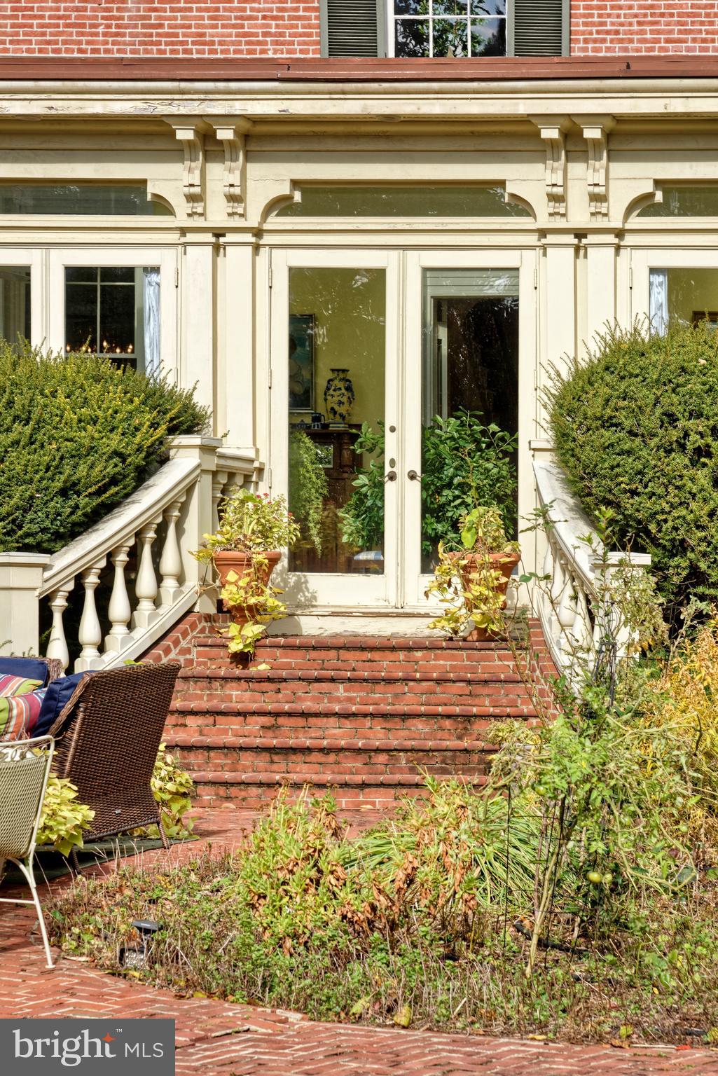 OLD TOWN ALEXANDRIA - Residential