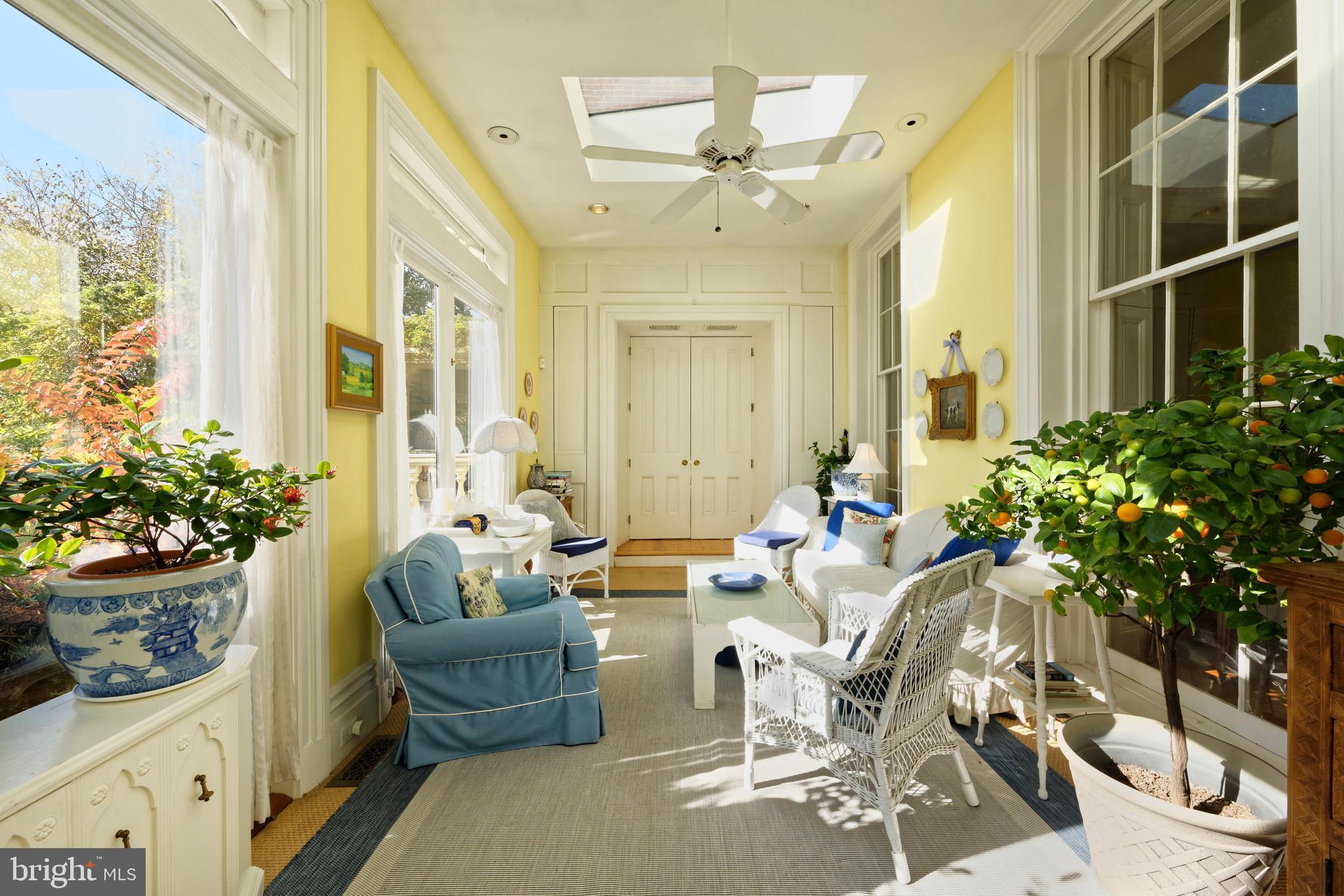 OLD TOWN ALEXANDRIA - Residential