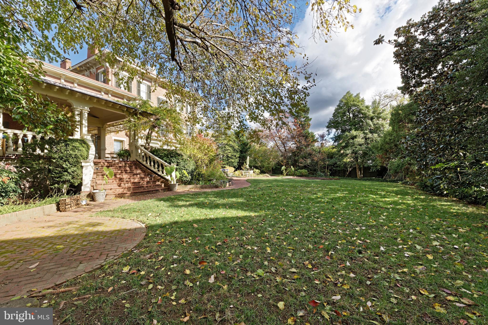 OLD TOWN ALEXANDRIA - Residential