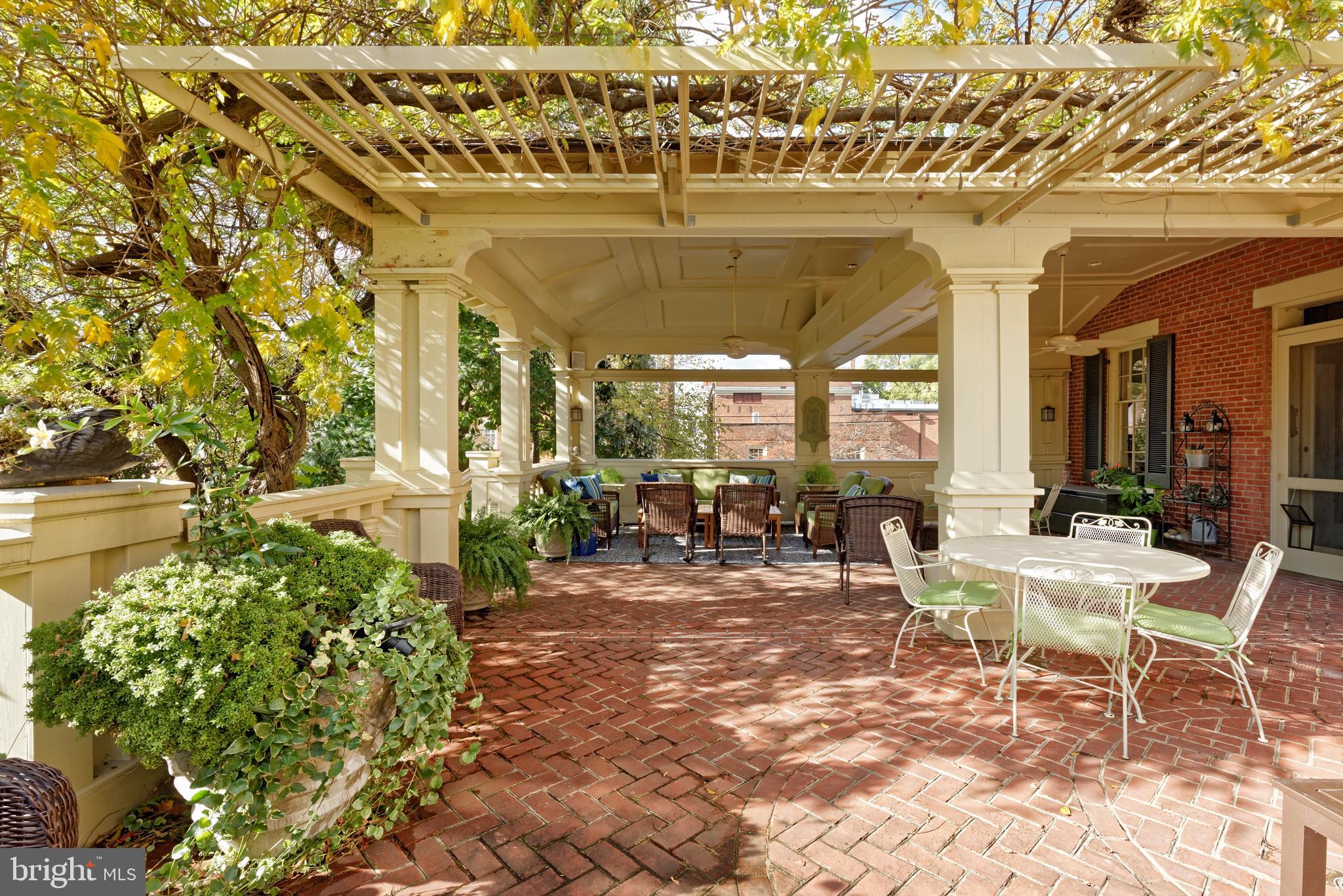 OLD TOWN ALEXANDRIA - Residential