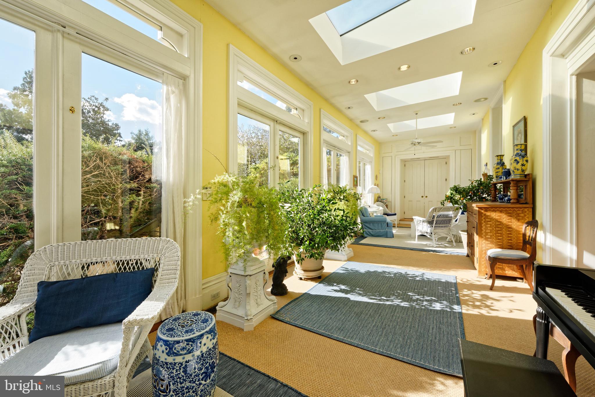 OLD TOWN ALEXANDRIA - Residential