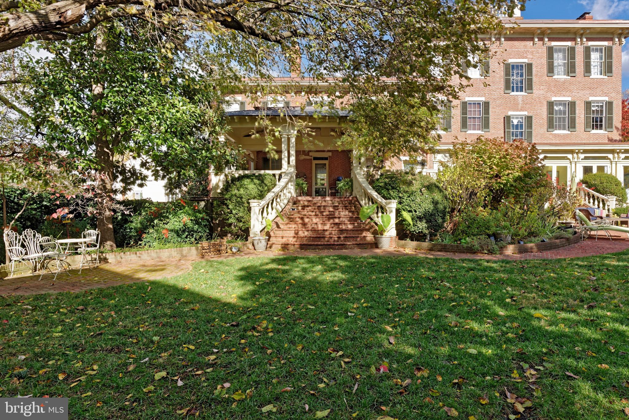 OLD TOWN ALEXANDRIA - Residential