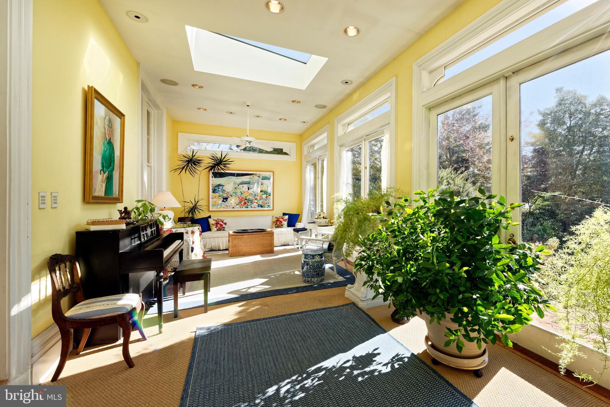 OLD TOWN ALEXANDRIA - Residential