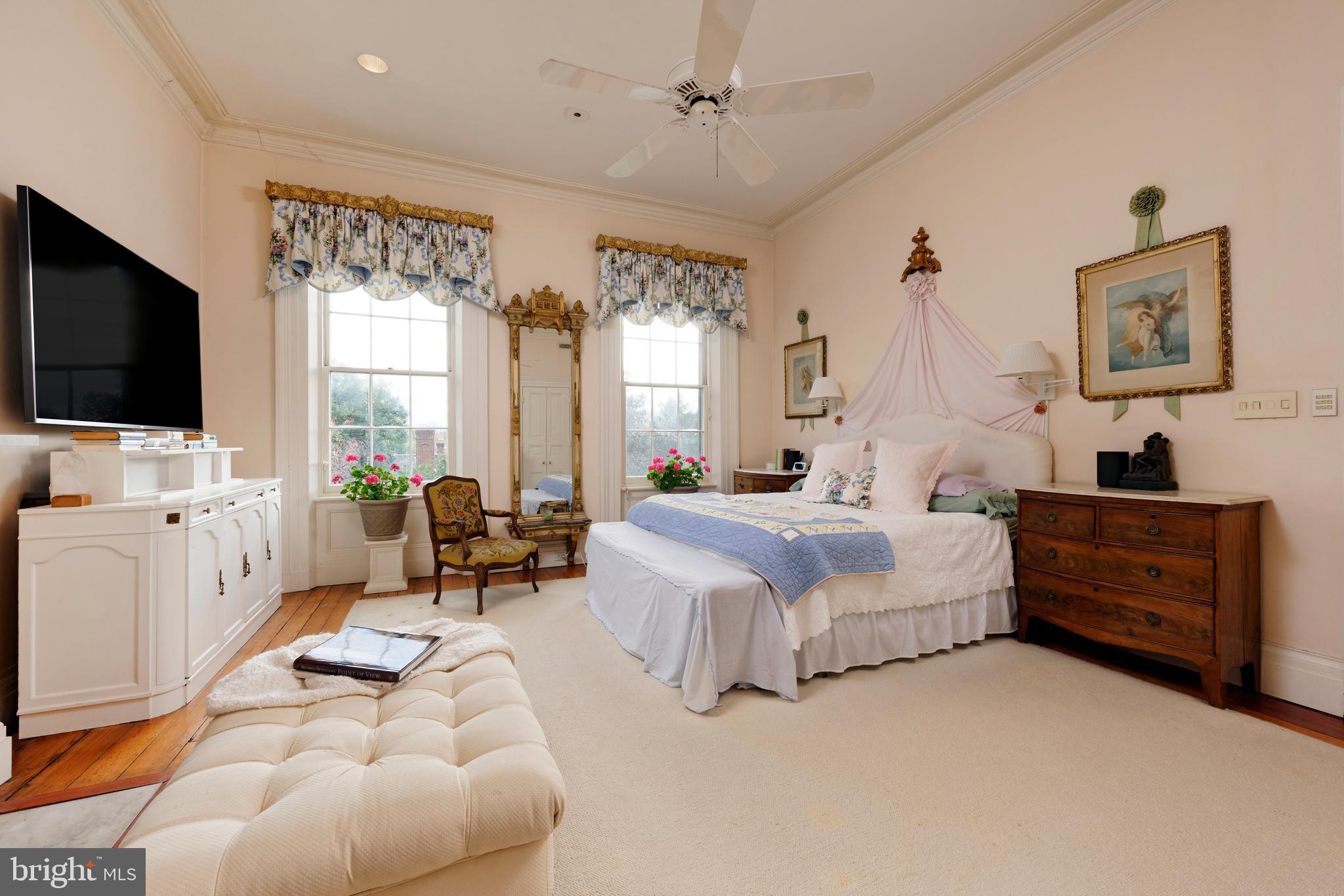 OLD TOWN ALEXANDRIA - Residential