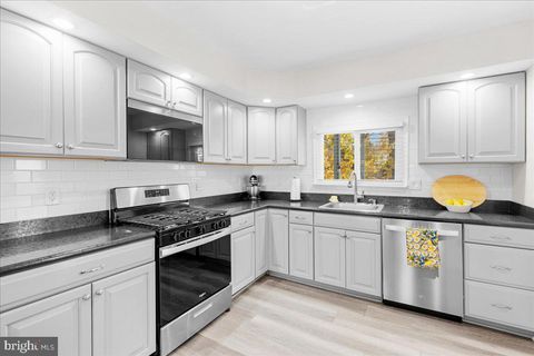 Homes For Sale - 232 Garden Terrace<br/> RUNNEMEDE, NJ 08078