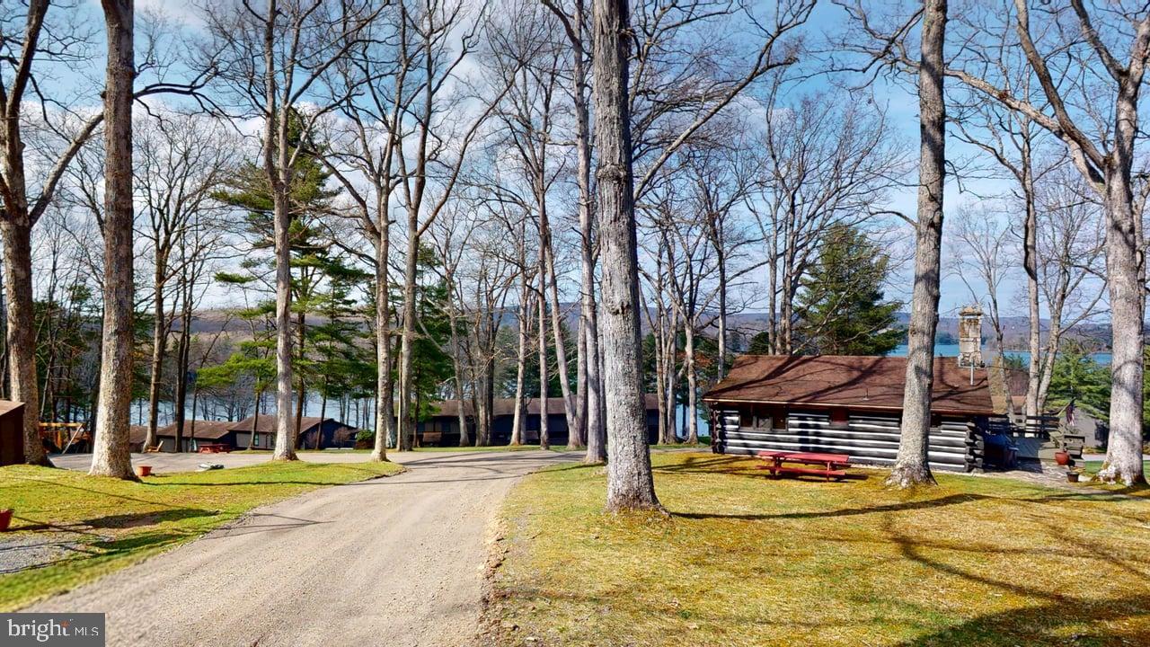 FOUR HOOPPOLE - Residential