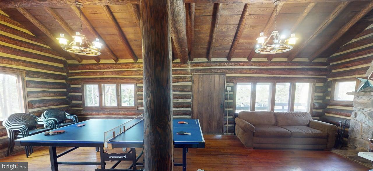 FOUR HOOPPOLE - Residential