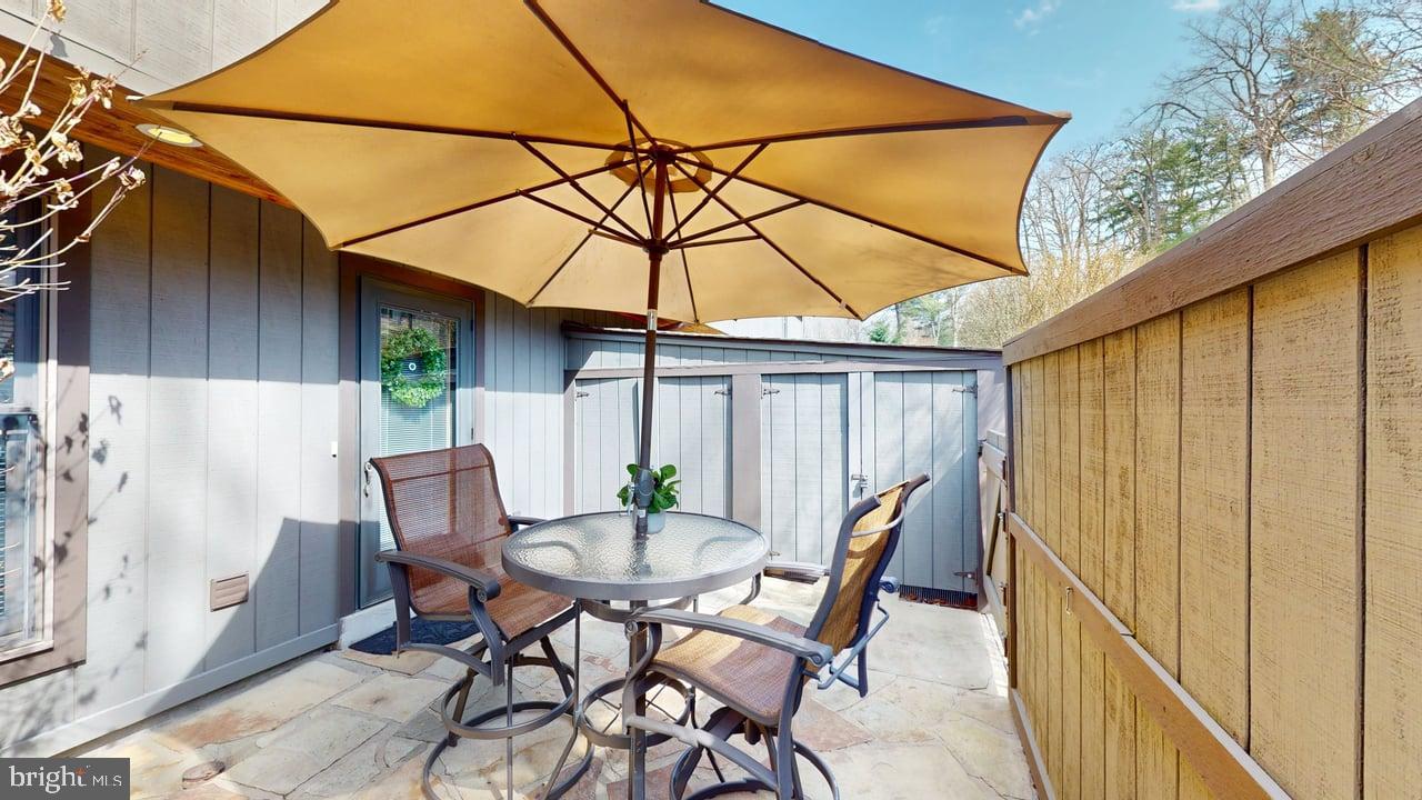 FOUR HOOPPOLE - Residential