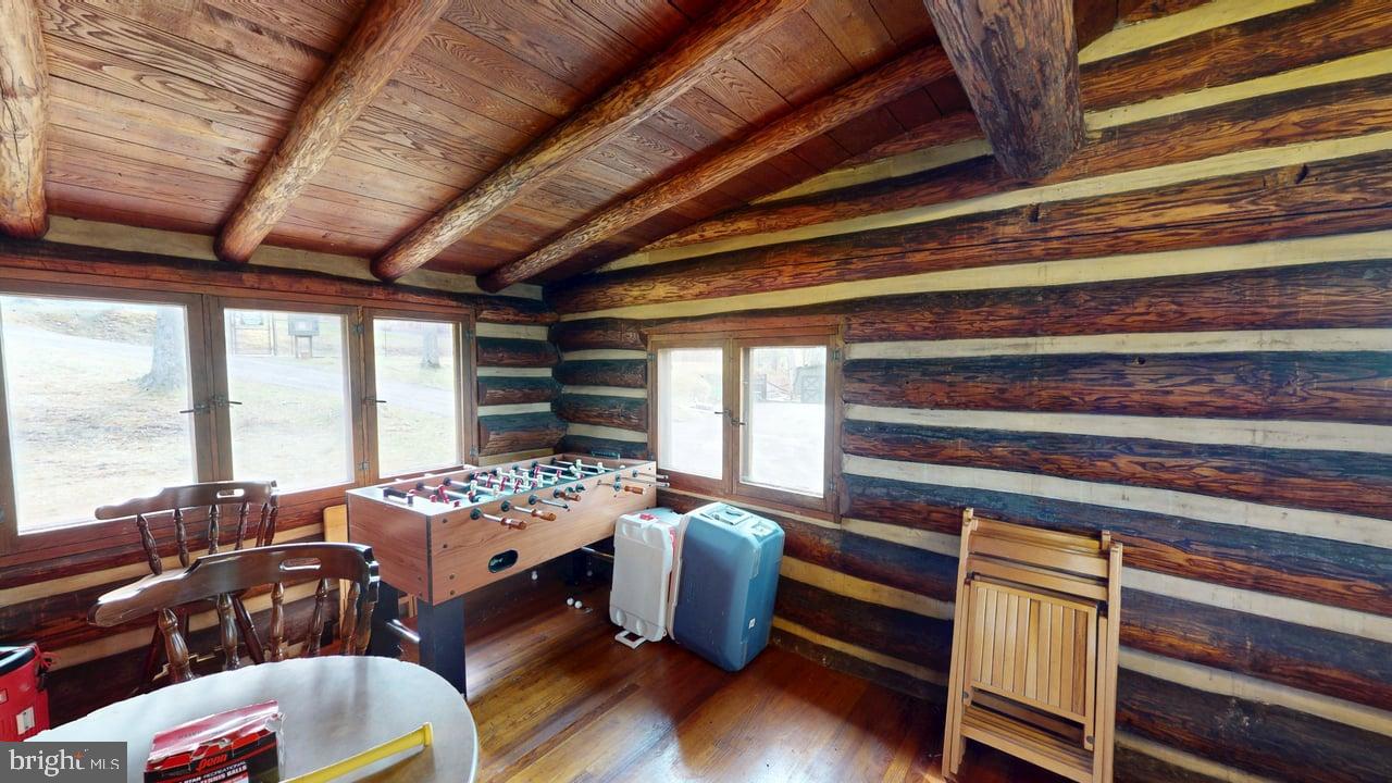 FOUR HOOPPOLE - Residential