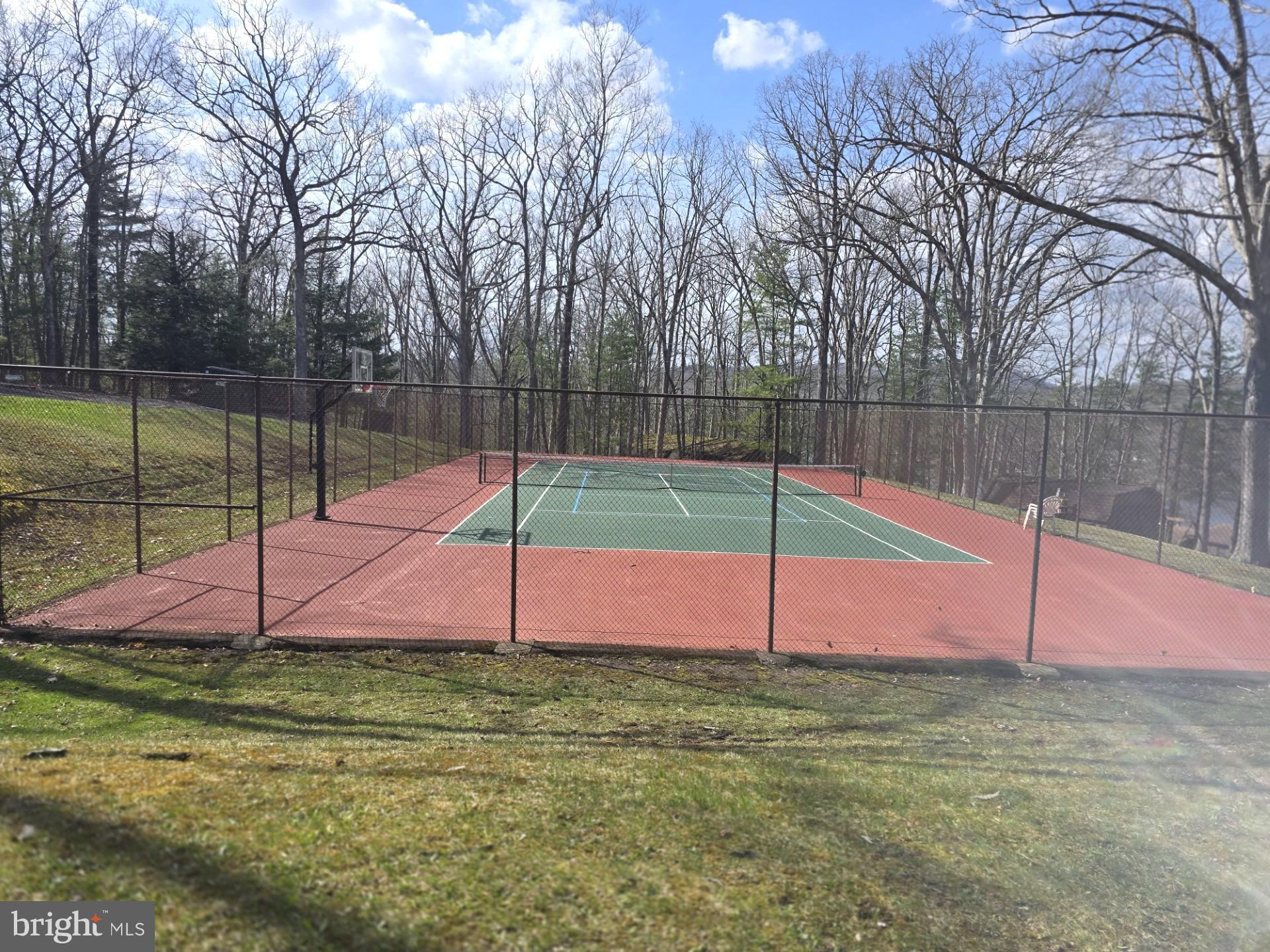 FOUR HOOPPOLE - Residential