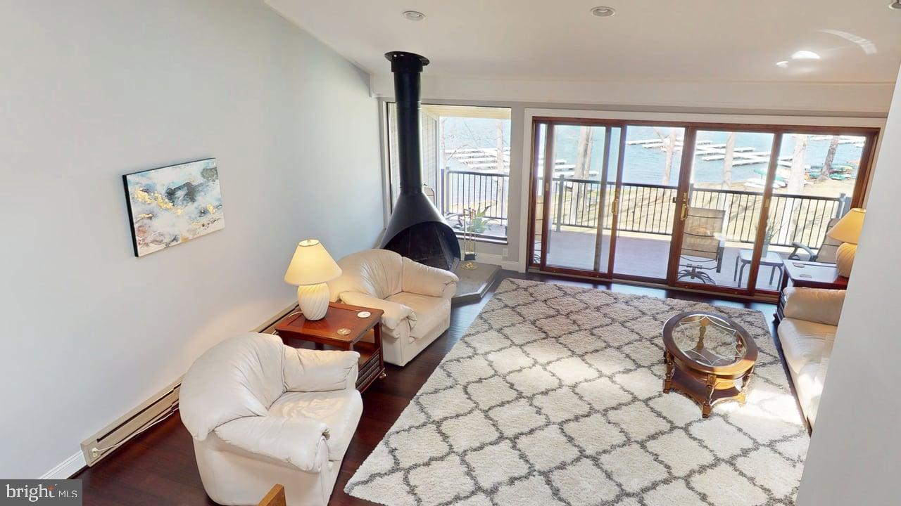 FOUR HOOPPOLE - Residential