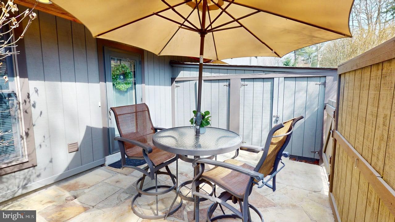 FOUR HOOPPOLE - Residential