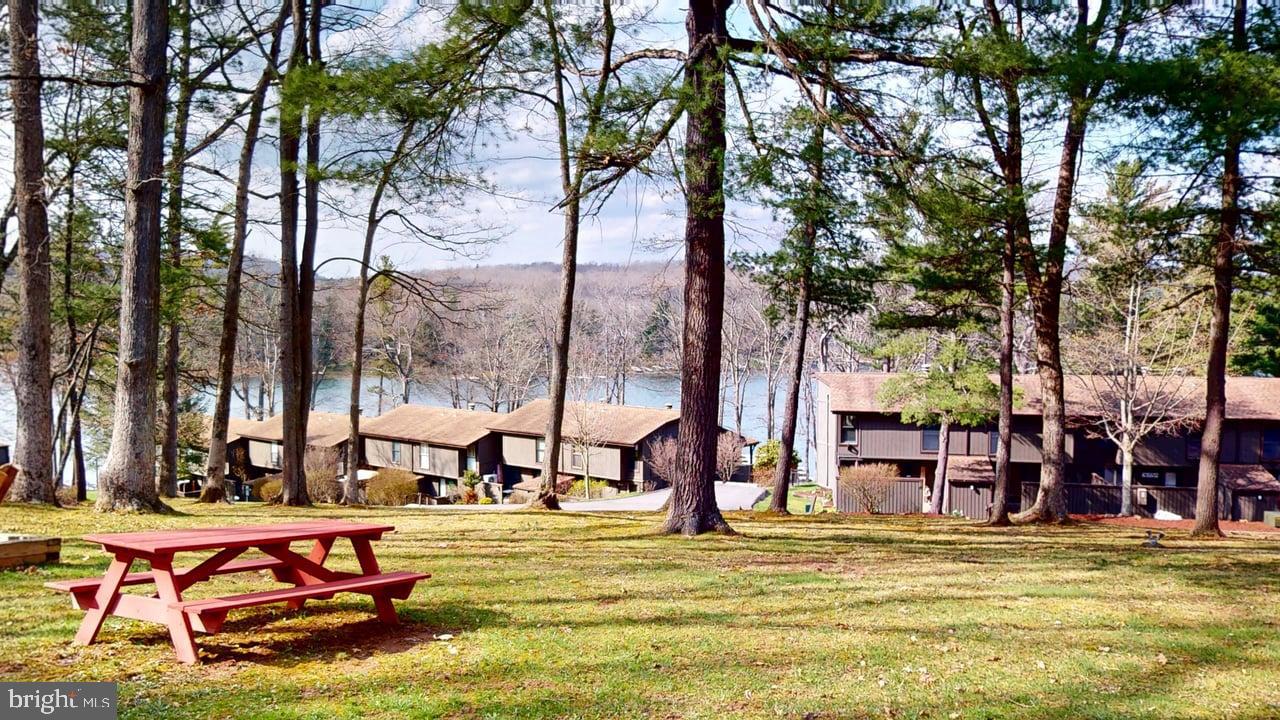 FOUR HOOPPOLE - Residential