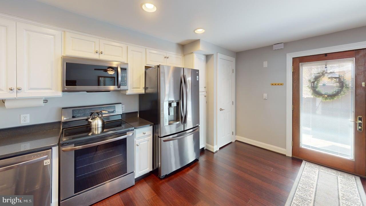 FOUR HOOPPOLE - Residential