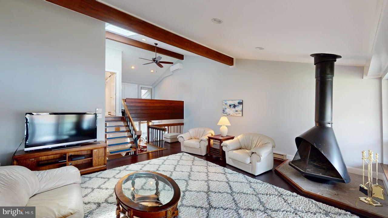 FOUR HOOPPOLE - Residential