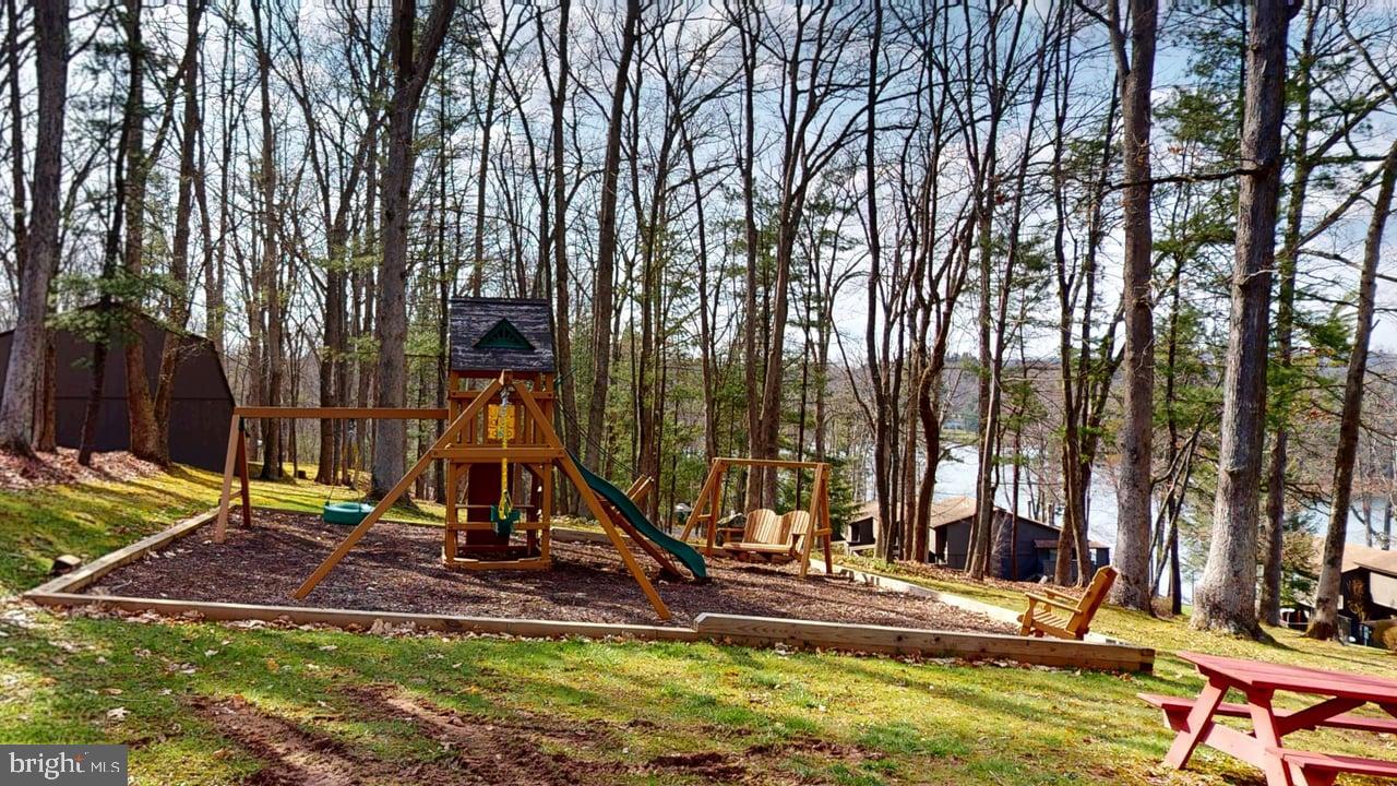 FOUR HOOPPOLE - Residential