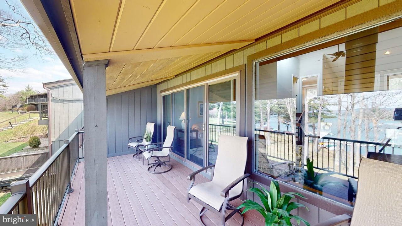 FOUR HOOPPOLE - Residential