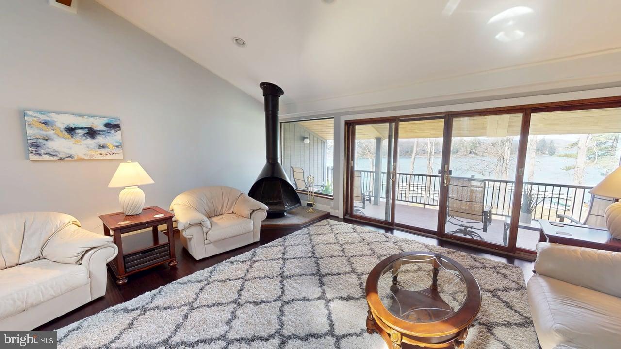 FOUR HOOPPOLE - Residential