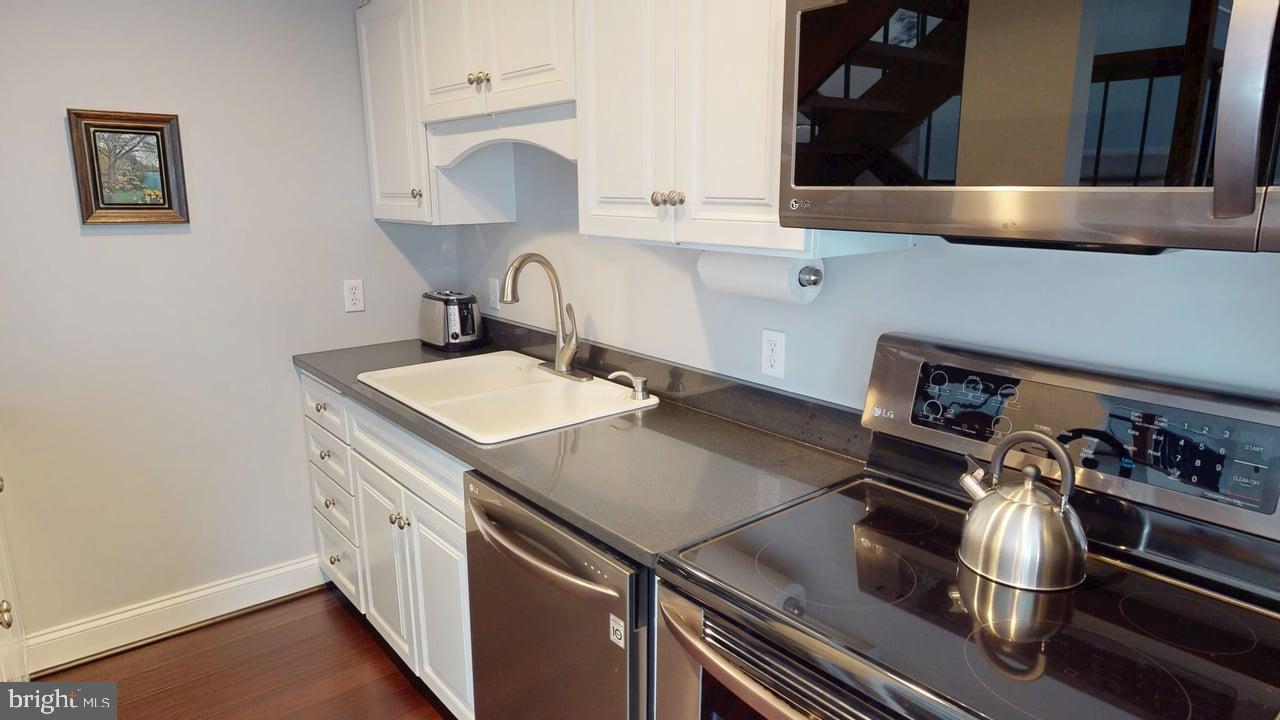 FOUR HOOPPOLE - Residential