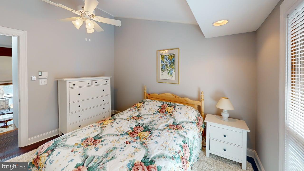 FOUR HOOPPOLE - Residential