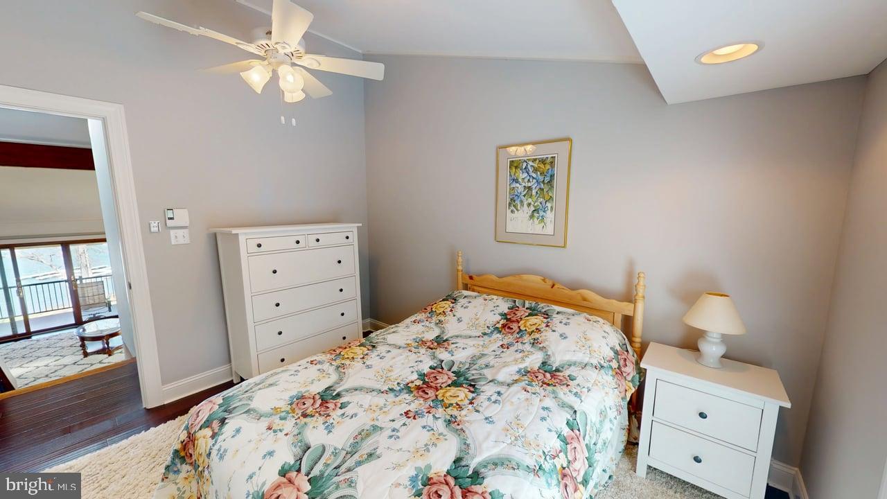 FOUR HOOPPOLE - Residential