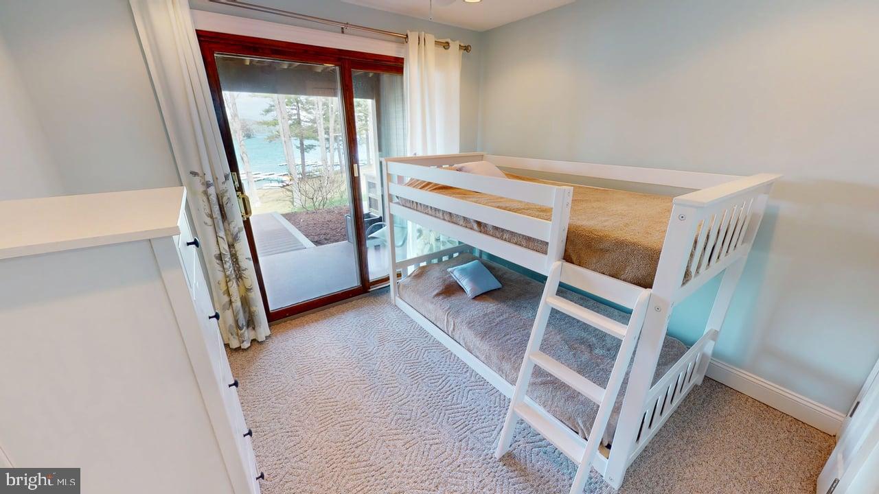 FOUR HOOPPOLE - Residential