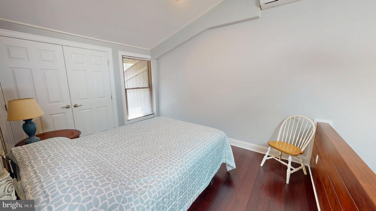 FOUR HOOPPOLE - Residential