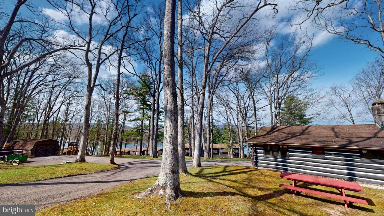 FOUR HOOPPOLE - Residential