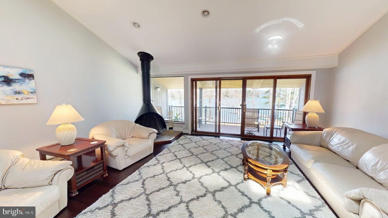 FOUR HOOPPOLE - Residential