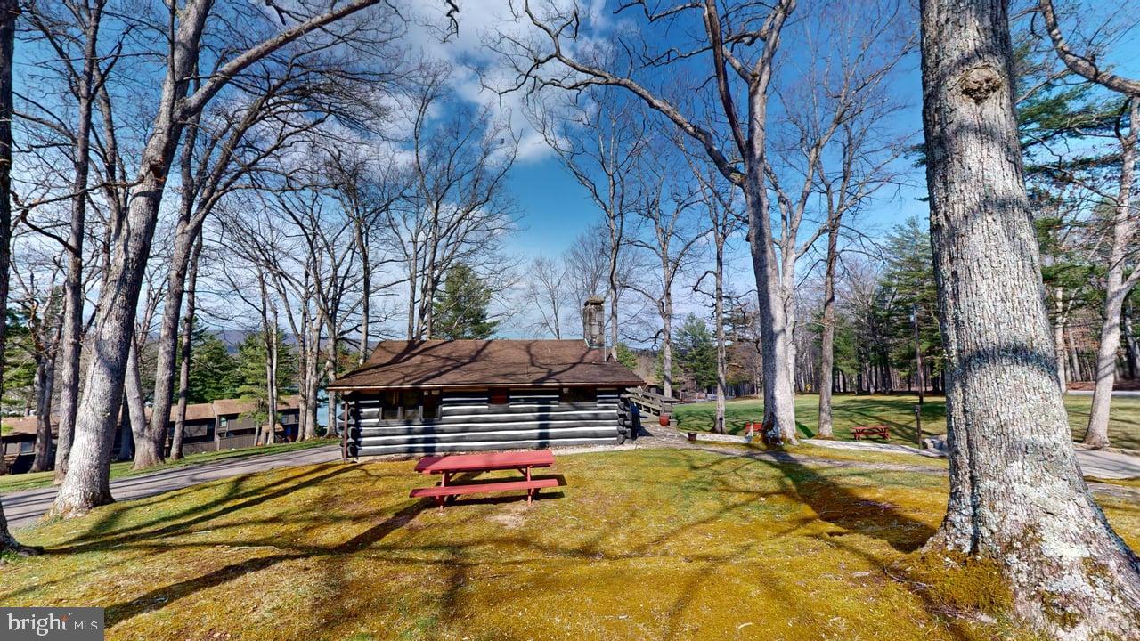 FOUR HOOPPOLE - Residential