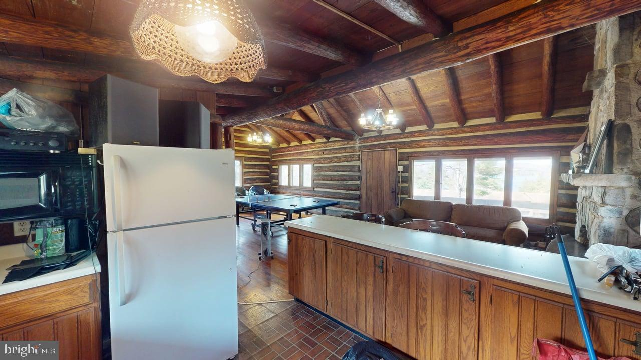 FOUR HOOPPOLE - Residential