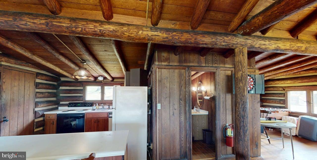 FOUR HOOPPOLE - Residential