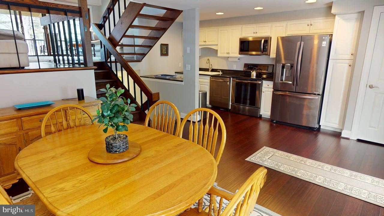 FOUR HOOPPOLE - Residential