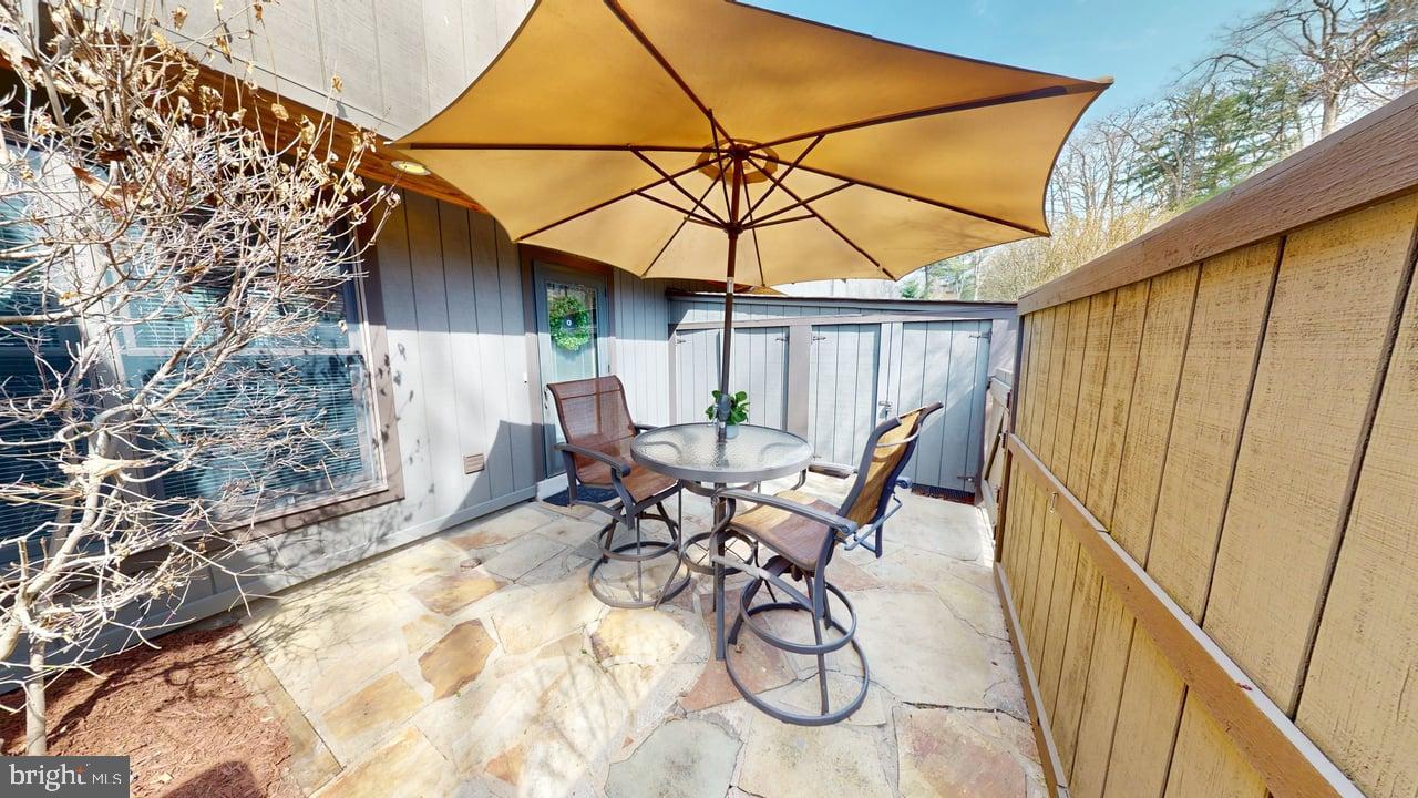 FOUR HOOPPOLE - Residential