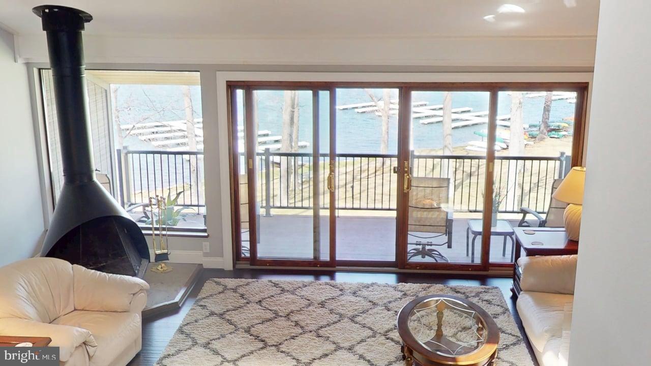 FOUR HOOPPOLE - Residential