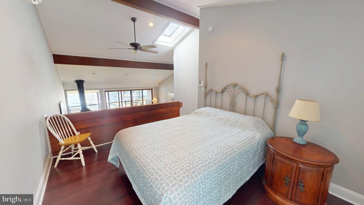 FOUR HOOPPOLE - Residential