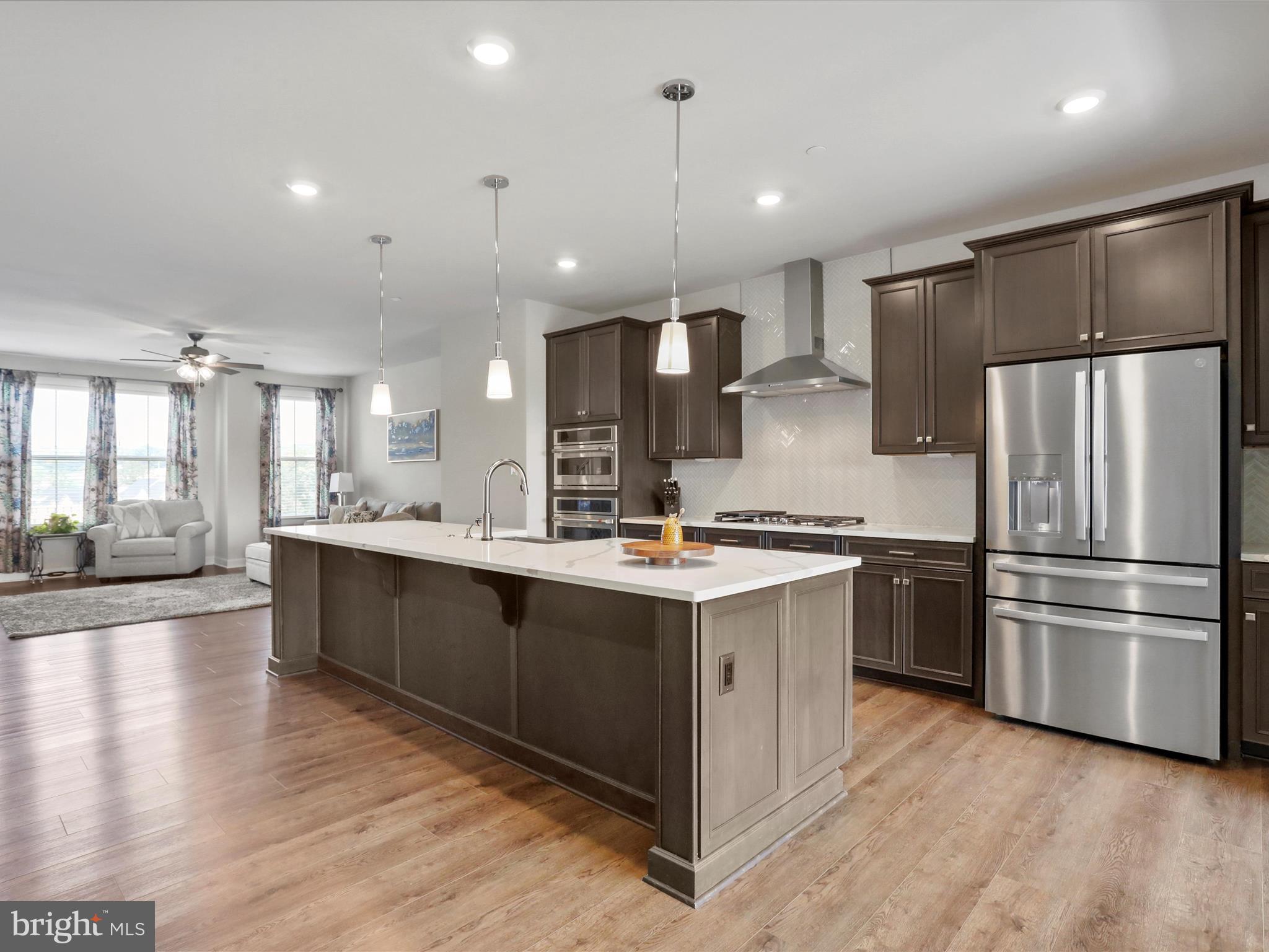 LAKE LINGANORE TOWN CENTER - Residential