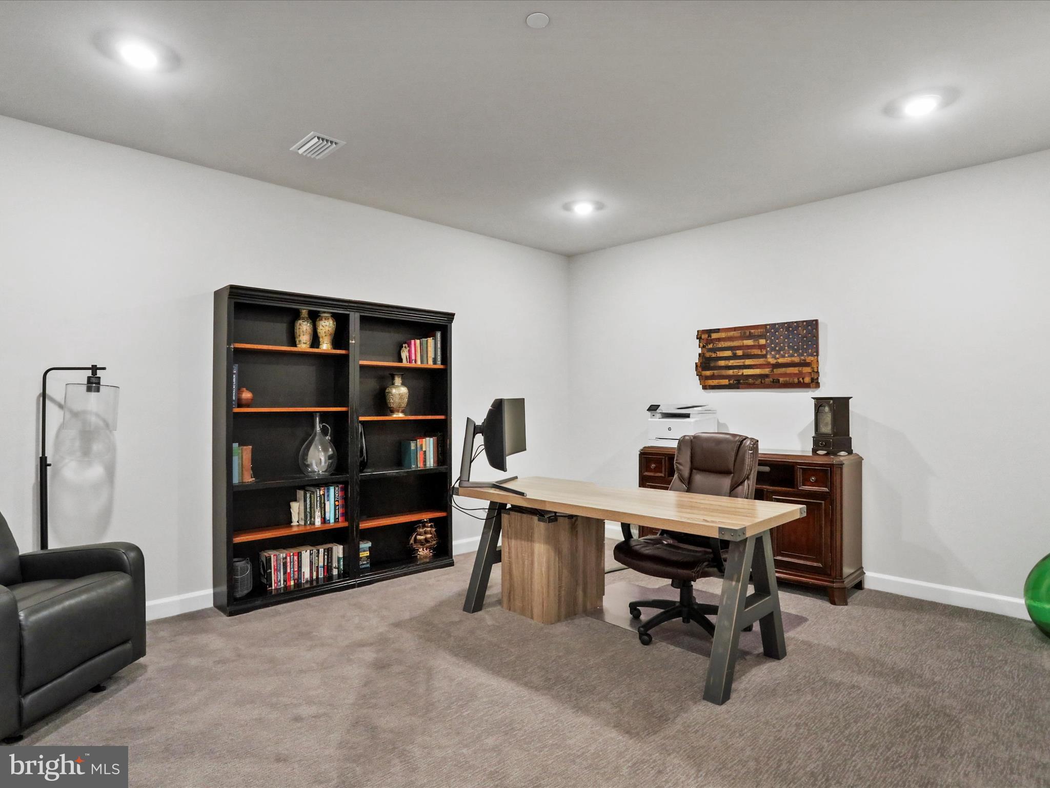 LAKE LINGANORE TOWN CENTER - Residential