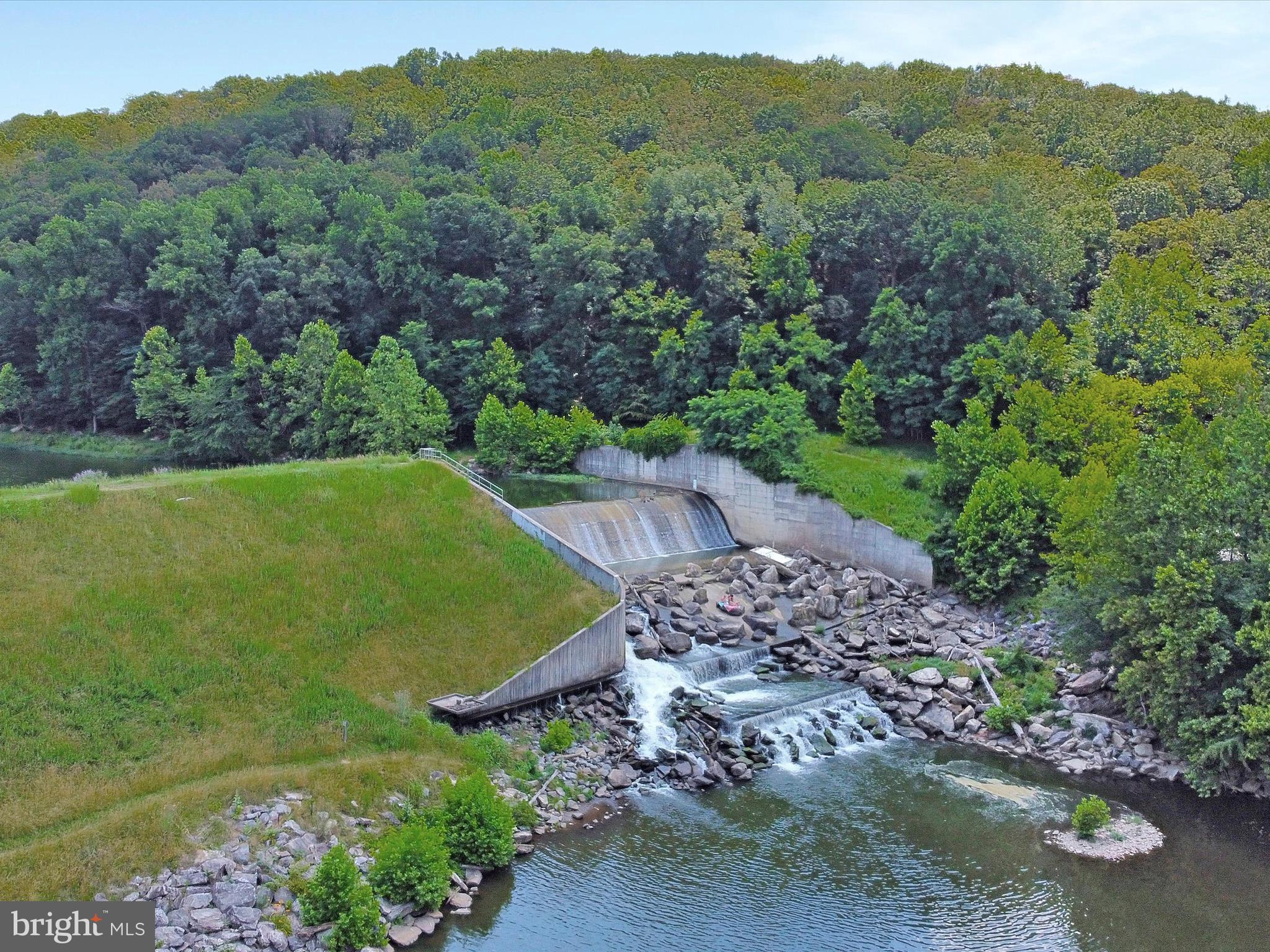 LAKE LINGANORE TOWN CENTER - Residential