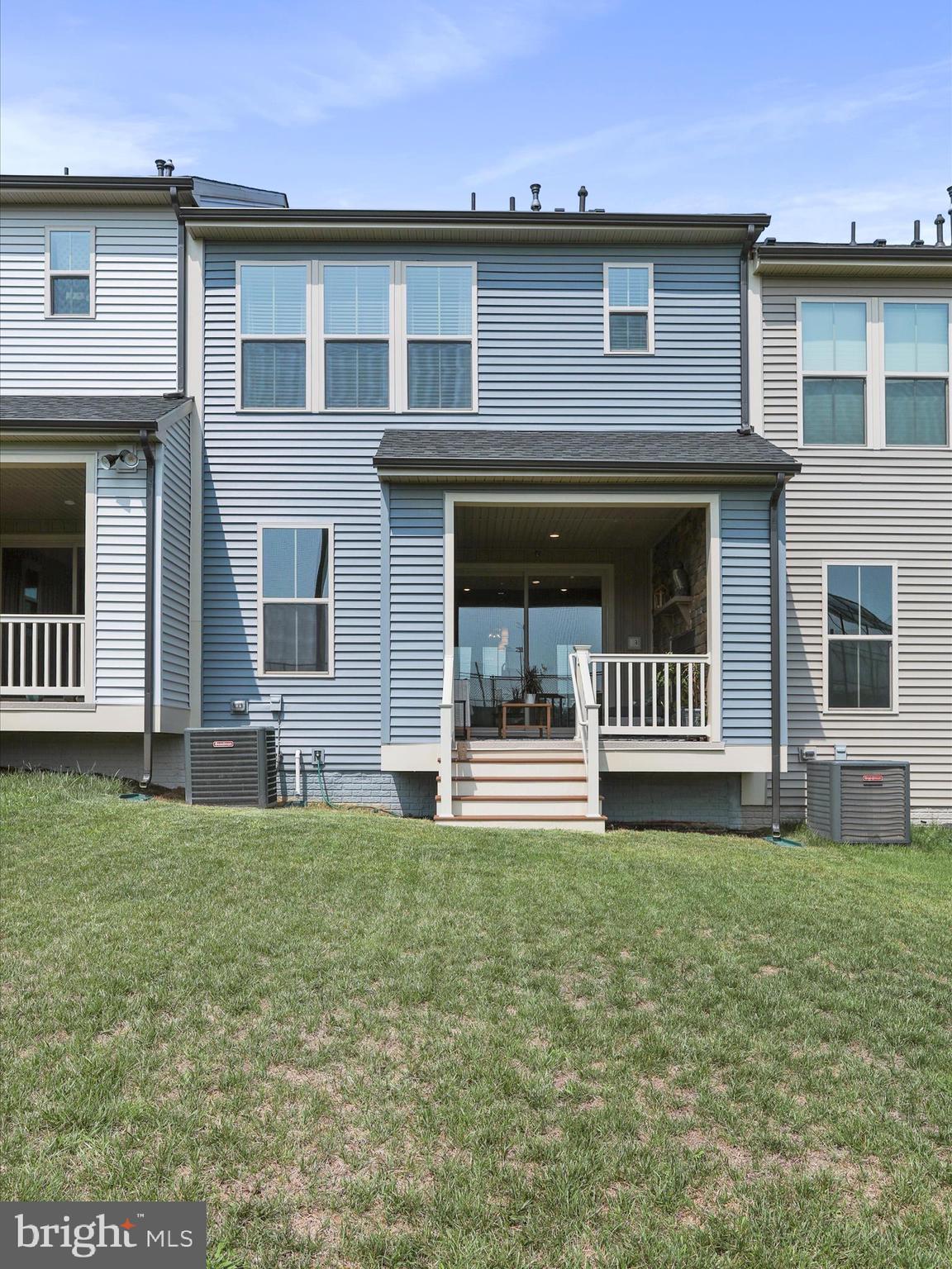 LAKE LINGANORE TOWN CENTER - Residential