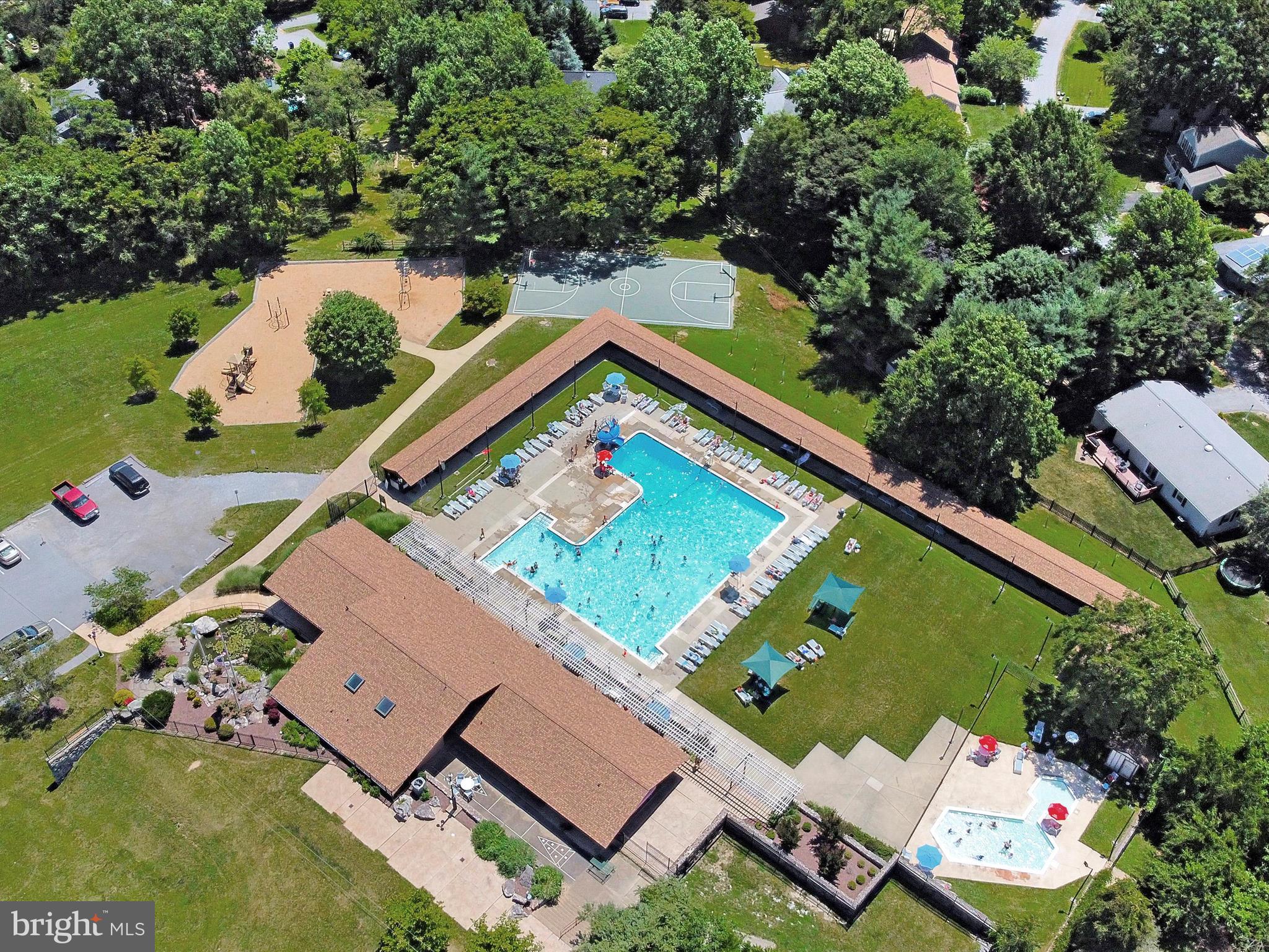 LAKE LINGANORE TOWN CENTER - Residential