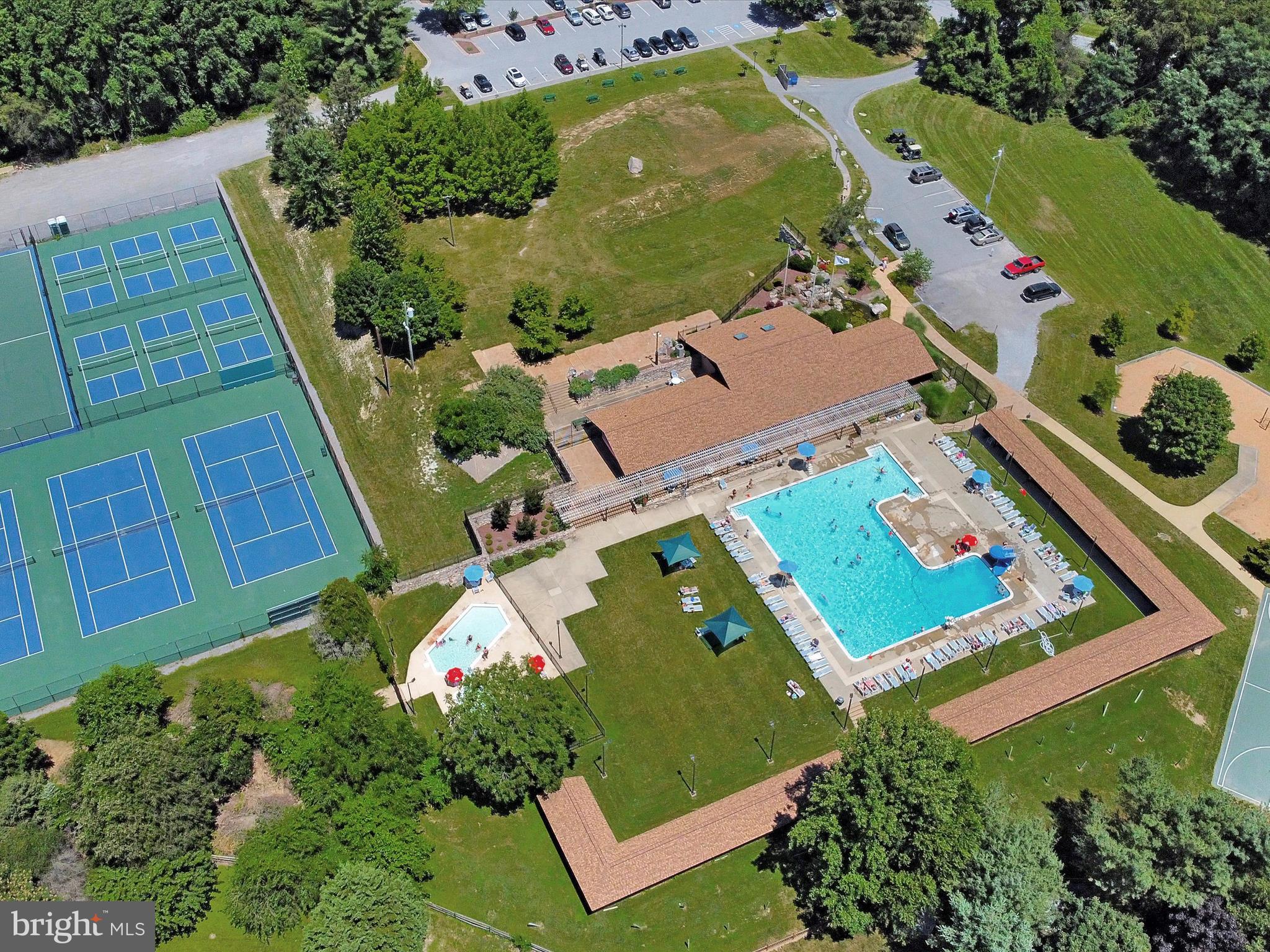 LAKE LINGANORE TOWN CENTER - Residential