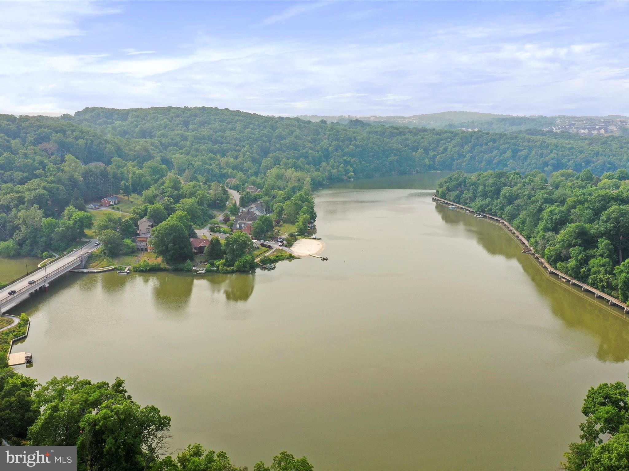 LAKE LINGANORE TOWN CENTER - Residential